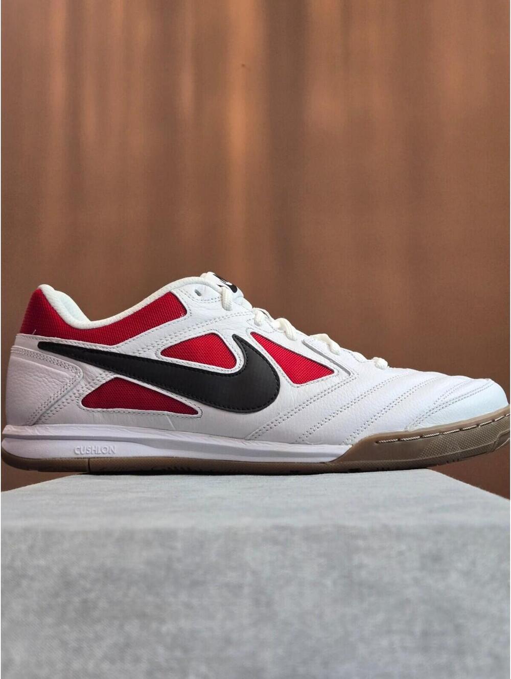 Nike Gato White Black Gym Red IB8509-100 Men's Size 11 / Women's 12.5 NIB New